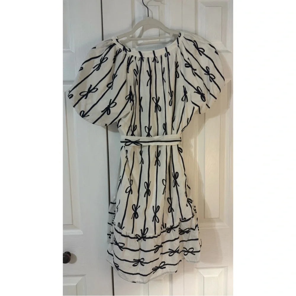 Avara Boutique White and Navy Bow Print Puff Sleeve Dress size Small - Picture 8 of 9